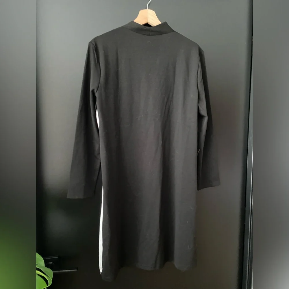 Simple black and white dress- Mango - Picture 3 of 3